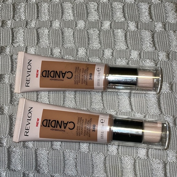 Revlon PhotoReady Candid Natural Finish Foundation - Picture 11 of 12